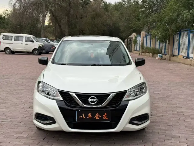 Nissan Tiida — Фото автомобиля 2