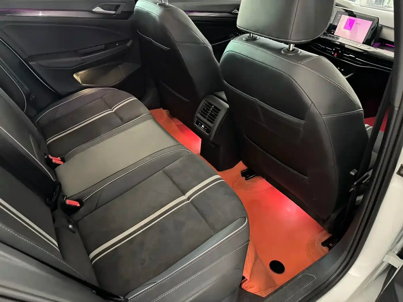 Volkswagen Golf 2021 280TSI DSG R-Line — Фото автомобиля 16