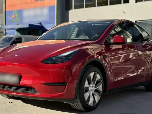 Фотография автомобиля — Tesla Model Y
