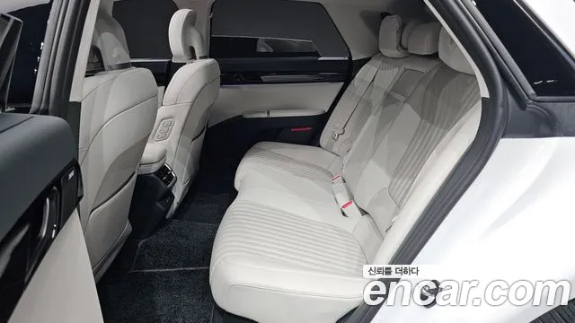 Hyundai Grandeur GN7 — Фото автомобиля 18