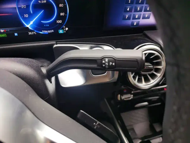 Mercedes-Benz EQB — Фото автомобиля 16