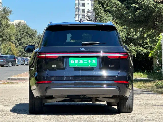 Li Auto ONE — Фото автомобиля 4