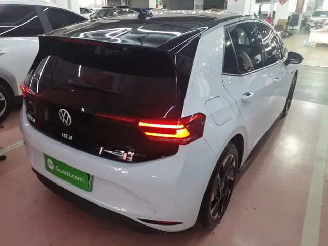 Volkswagen ID.3 — Фото автомобиля 4