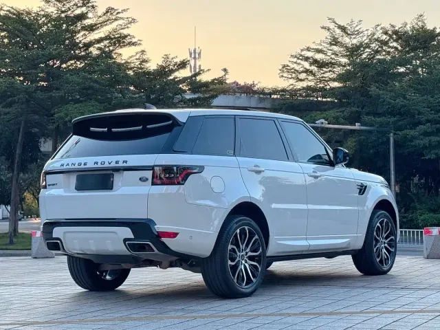 Land Rover Range Rover Sport — Фото автомобиля 6