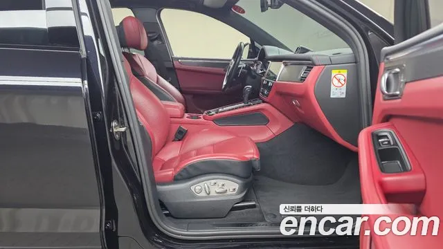 Porsche Macan — Фото автомобиля 16