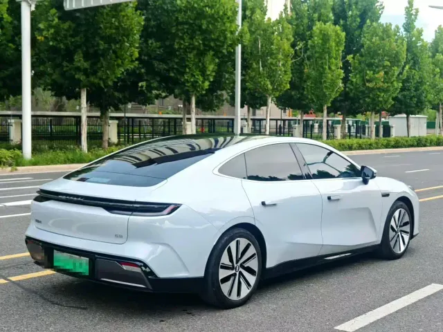 Geely Galaxy E8 — Фото автомобиля 7