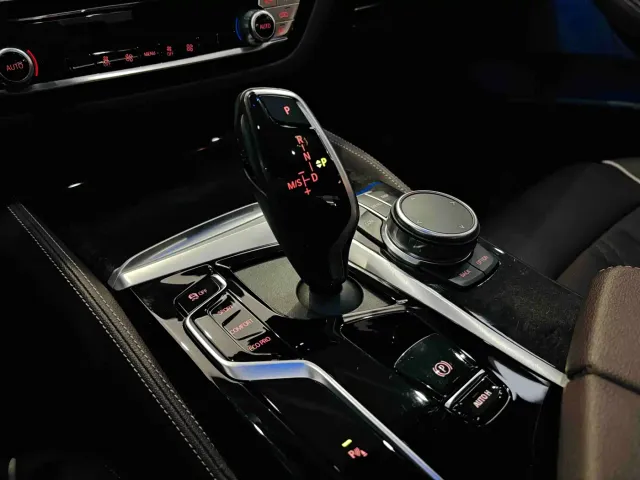 BMW 5 Series — Фото автомобиля 20
