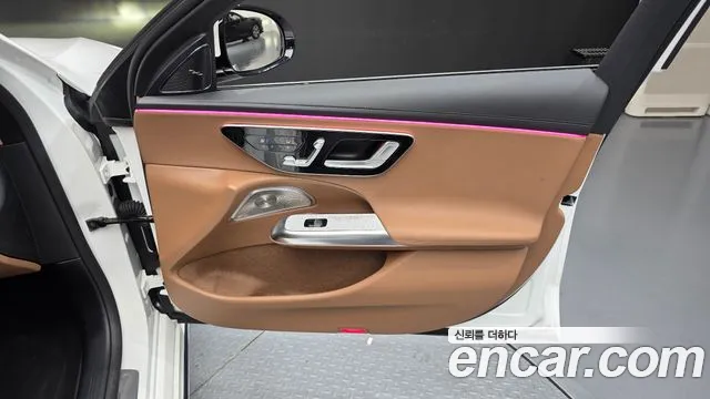 Mercedes-Benz E-Class — Фото автомобиля 25