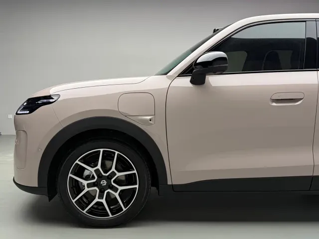 Leapmotor A10 — Фото автомобиля 9