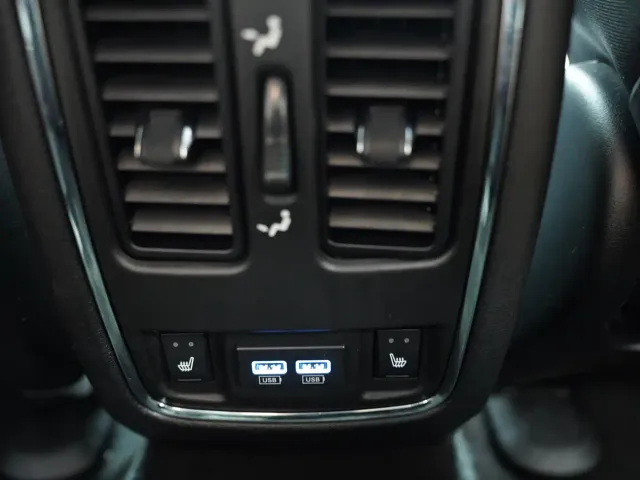 Jeep Grand Cherokee — Фото автомобиля 14