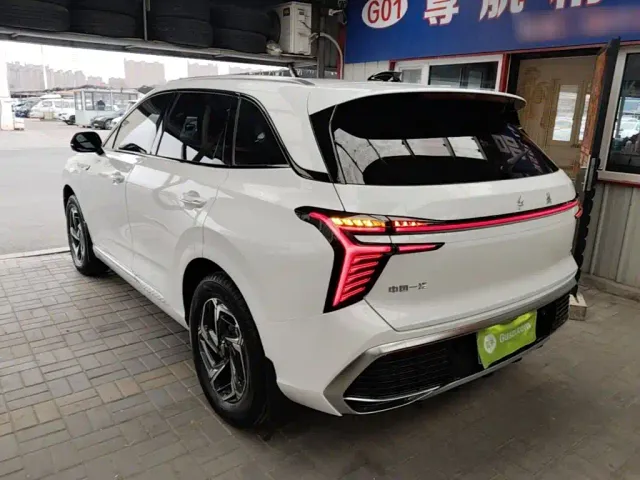 Hongqi HS3 — Фото автомобиля 4
