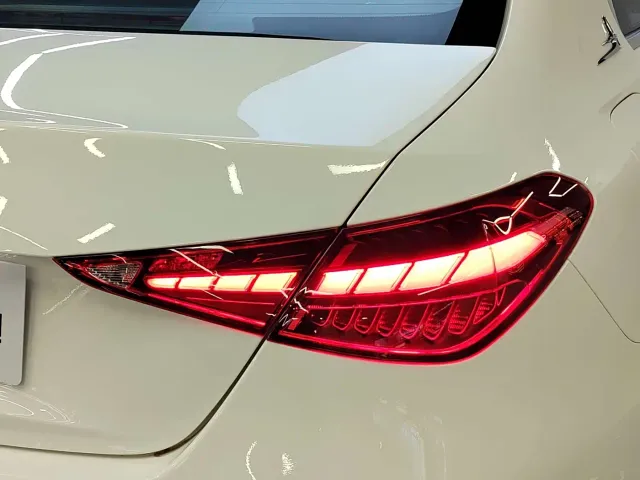 Mercedes-Benz C-Class — Фото автомобиля 16
