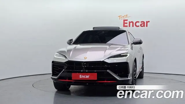 Lamborghini Urus — Фото автомобиля 3