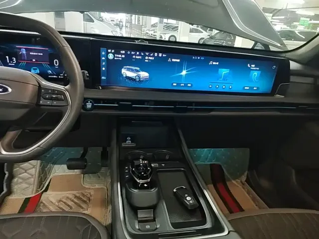 Ford Edge — Фото автомобиля 12