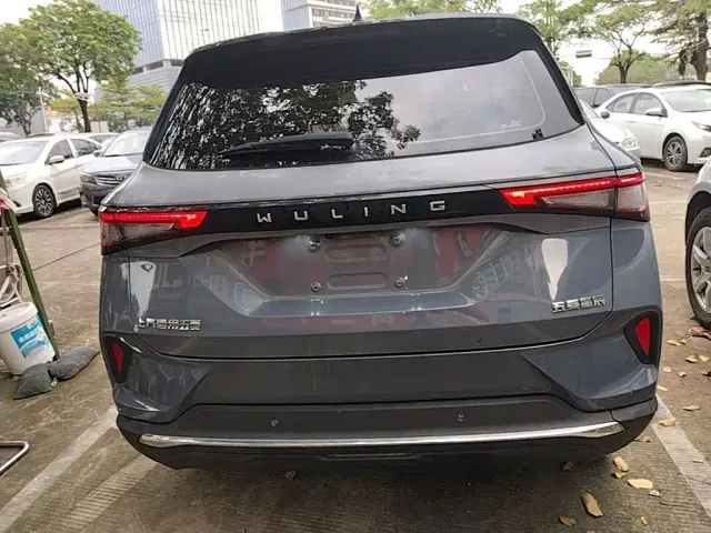 Wuling Asta — Фото автомобиля 5