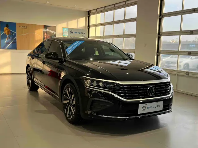Volkswagen Passat — Фото автомобиля 3