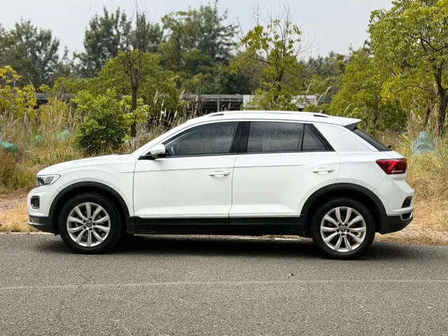 Volkswagen T-Roc — Фото автомобиля 5