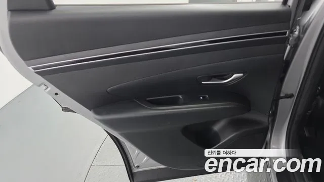 Hyundai Tucson Tucson (NX4) Дизель 2.0 4WD — Фото автомобиля 24