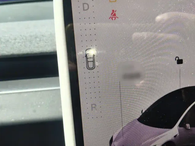 Tesla Model 3 — Фото автомобиля 6