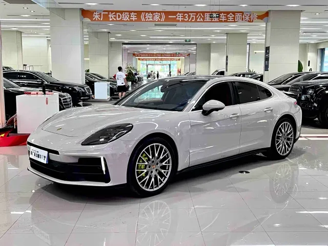 Фотография автомобиля — Porsche Panamera