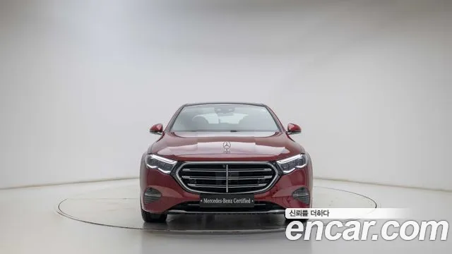 Mercedes-Benz E-Class — Фото автомобиля 3