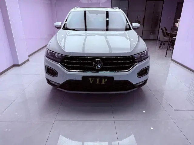 Volkswagen T-Roc — Фото автомобиля 2