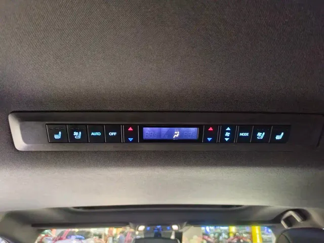 Toyota Sienna — Фото автомобиля 14