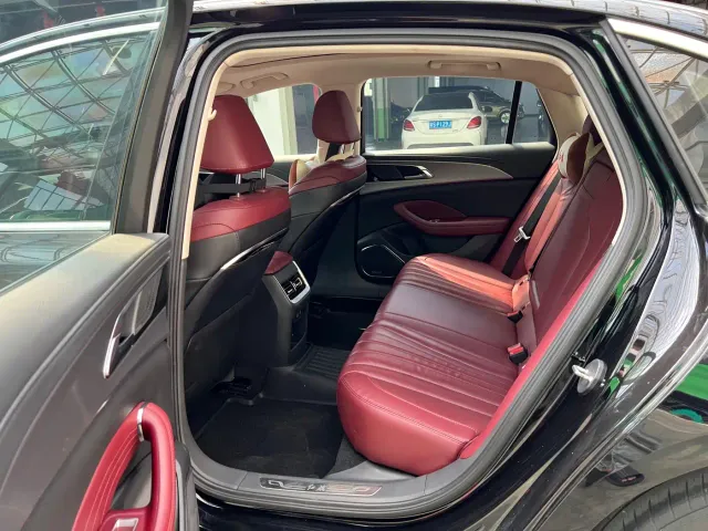 Hongqi H5 — Фото автомобиля 5