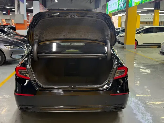Honda Accord — Фото автомобиля 24