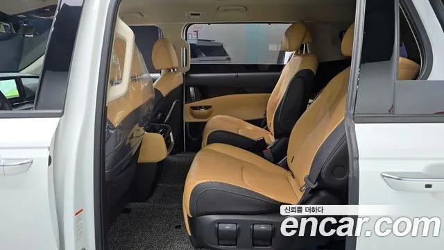 Kia Canival Carnival 4 поколение Бензин 7 мест Noblesse — Фото автомобиля 12