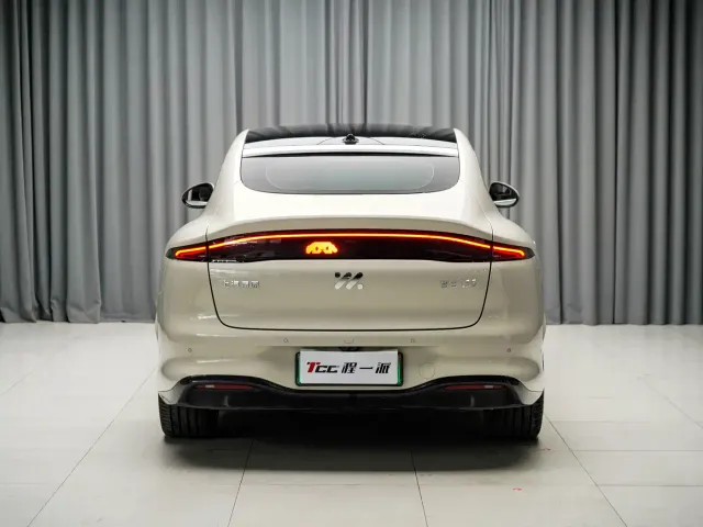 IM Motors LS6 — Фото автомобиля 9