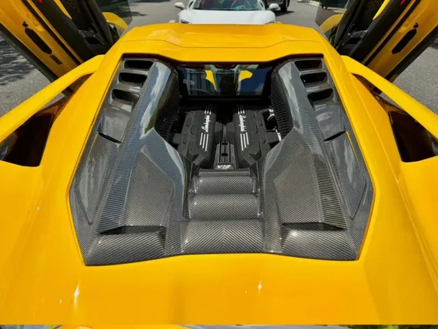 Lamborghini Revuelto — Фото автомобиля 22
