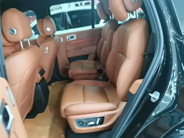 Li Auto L8 — Фото автомобиля 16