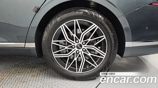 Genesis G90 Бензин 3.5 турбо AWD — Фото автомобиля 21