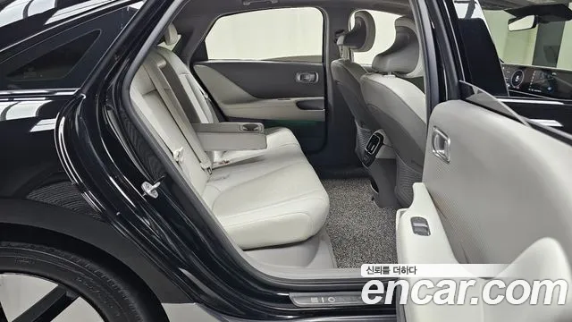 Hyundai Ioniq 6 — Фото автомобиля 10
