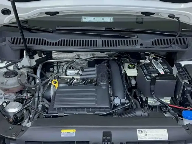 Volkswagen Touran — Фото автомобиля 21