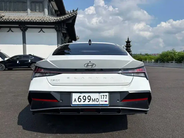 Hyundai Elantra — Фото автомобиля 17
