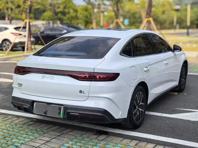 BYD Qin L — Фото автомобиля 12