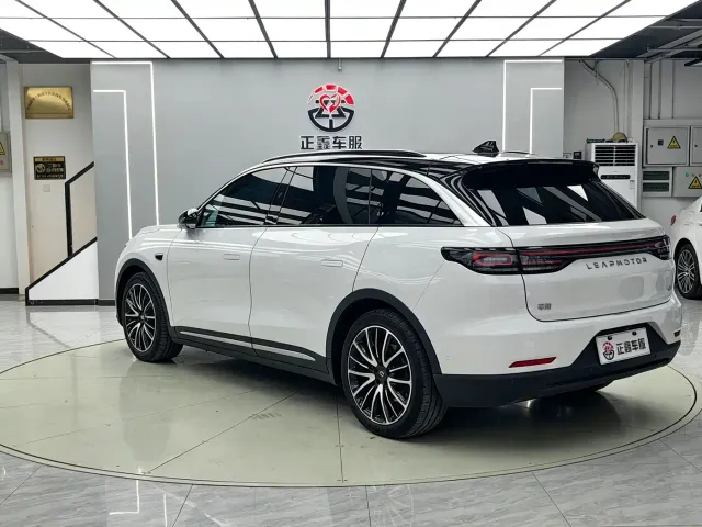 Leapmotor C11 — Фото автомобиля 16