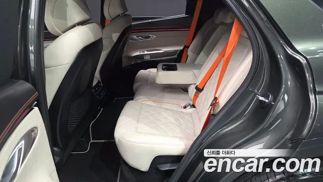 Genesis GV70 — Фото автомобиля 18