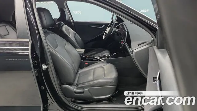 Kia Niro Niro (New) — Фото автомобиля 13