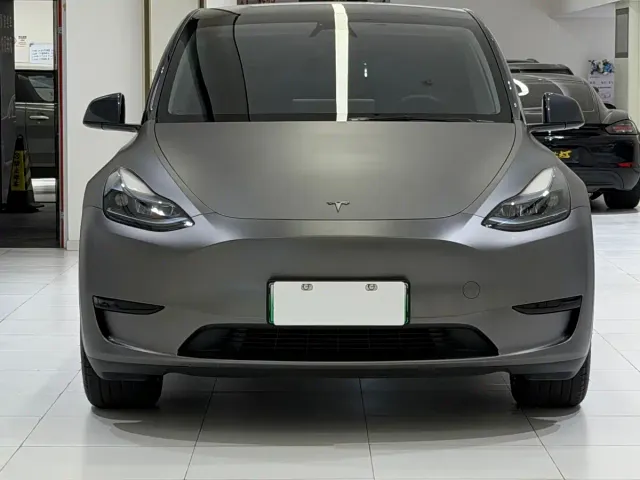 Tesla Model Y — Фото автомобиля 2