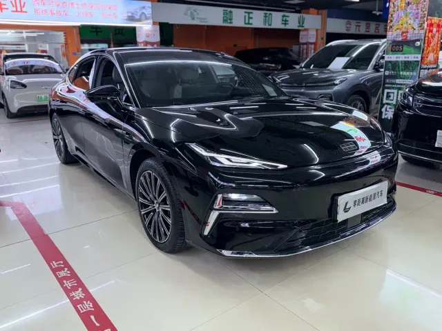 Geely Galaxy Xingyao 8 — Фото автомобиля 3