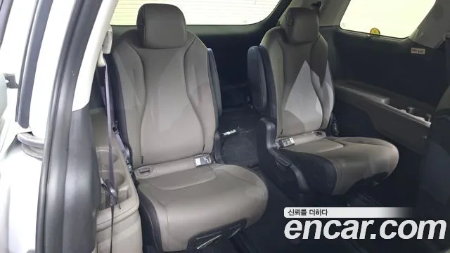 Kia Carnival 4th Gen — Фото автомобиля 13