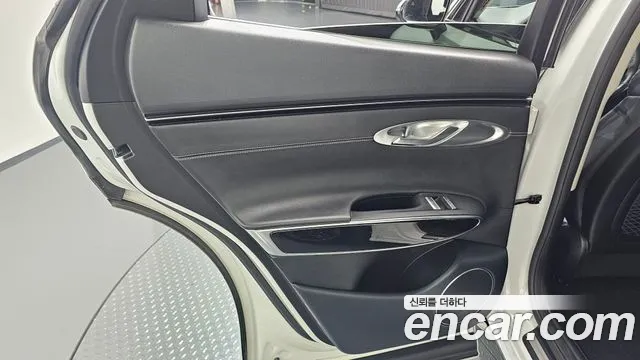 Genesis GV70 2.5T Бензин AWD — Фото автомобиля 20
