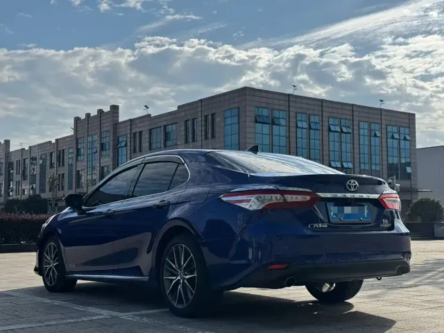 Toyota Camry — Фото автомобиля 7