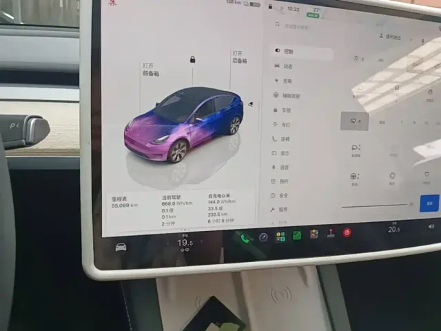 Tesla Model Y — Фото автомобиля 11