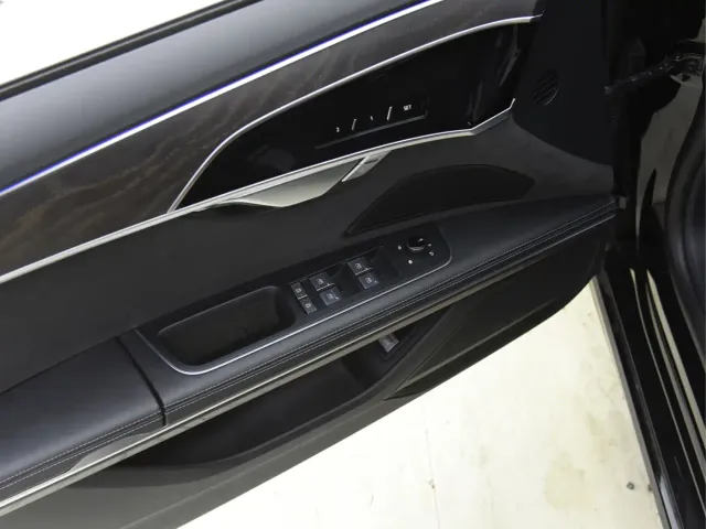 Audi A8 — Фото автомобиля 11