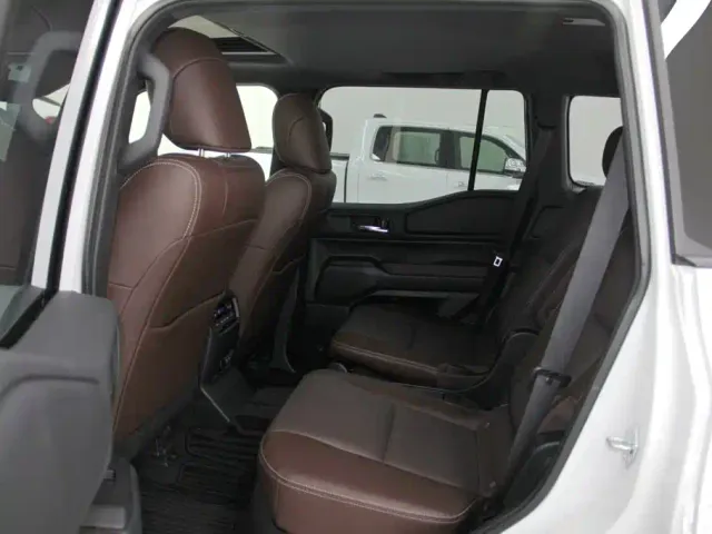 Toyota Prado — Фото автомобиля 8