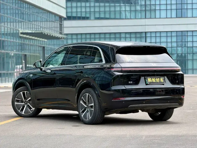 Li Auto L7 — Фото автомобиля 6